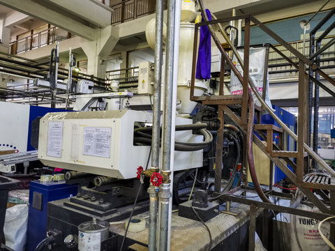 制造業(yè)工廠注塑車(chē)間注塑機(jī)加工圖片素材下載 各行各業(yè)素材下的制造業(yè)圖片素材